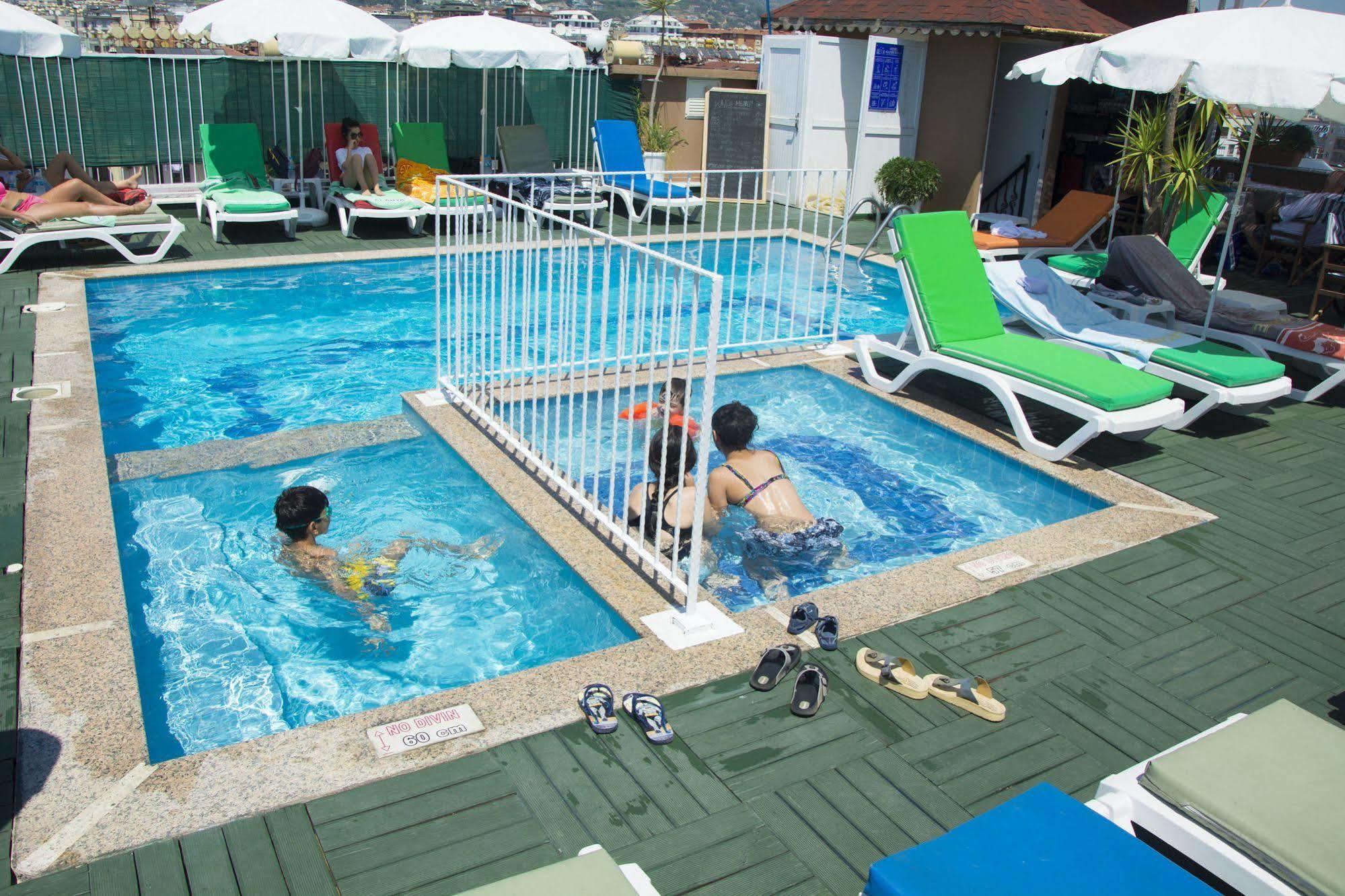 Kleopatra Hotel 3*