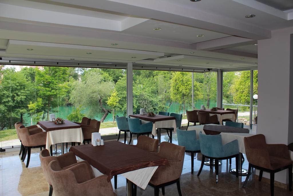 River Hotel 3*