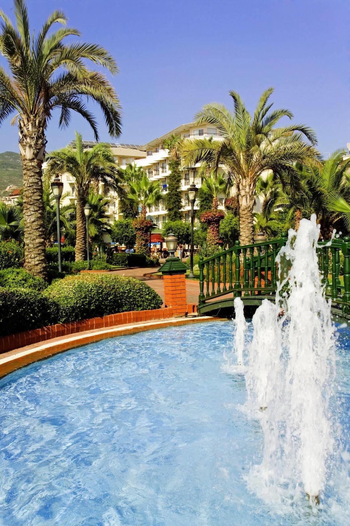 Riviera & Hotel 4*
