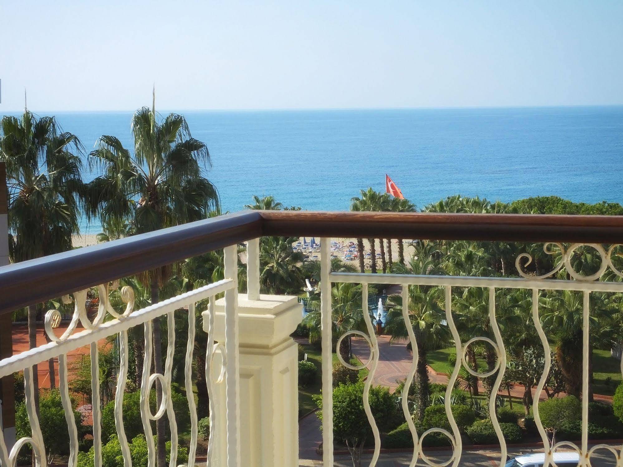 Riviera & Hotel 4*