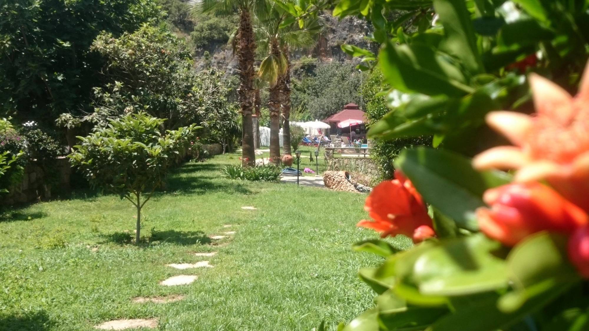 Ata Lagoon Hotel 3*