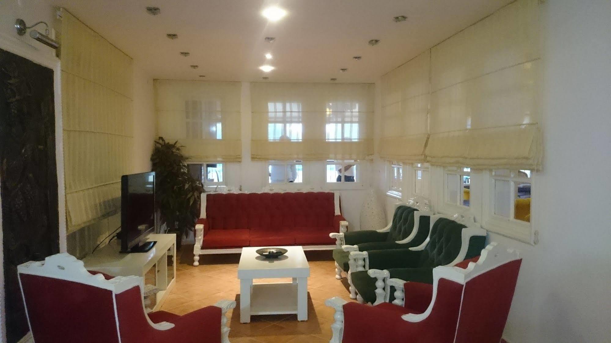 Ata Lagoon Hotel 3*