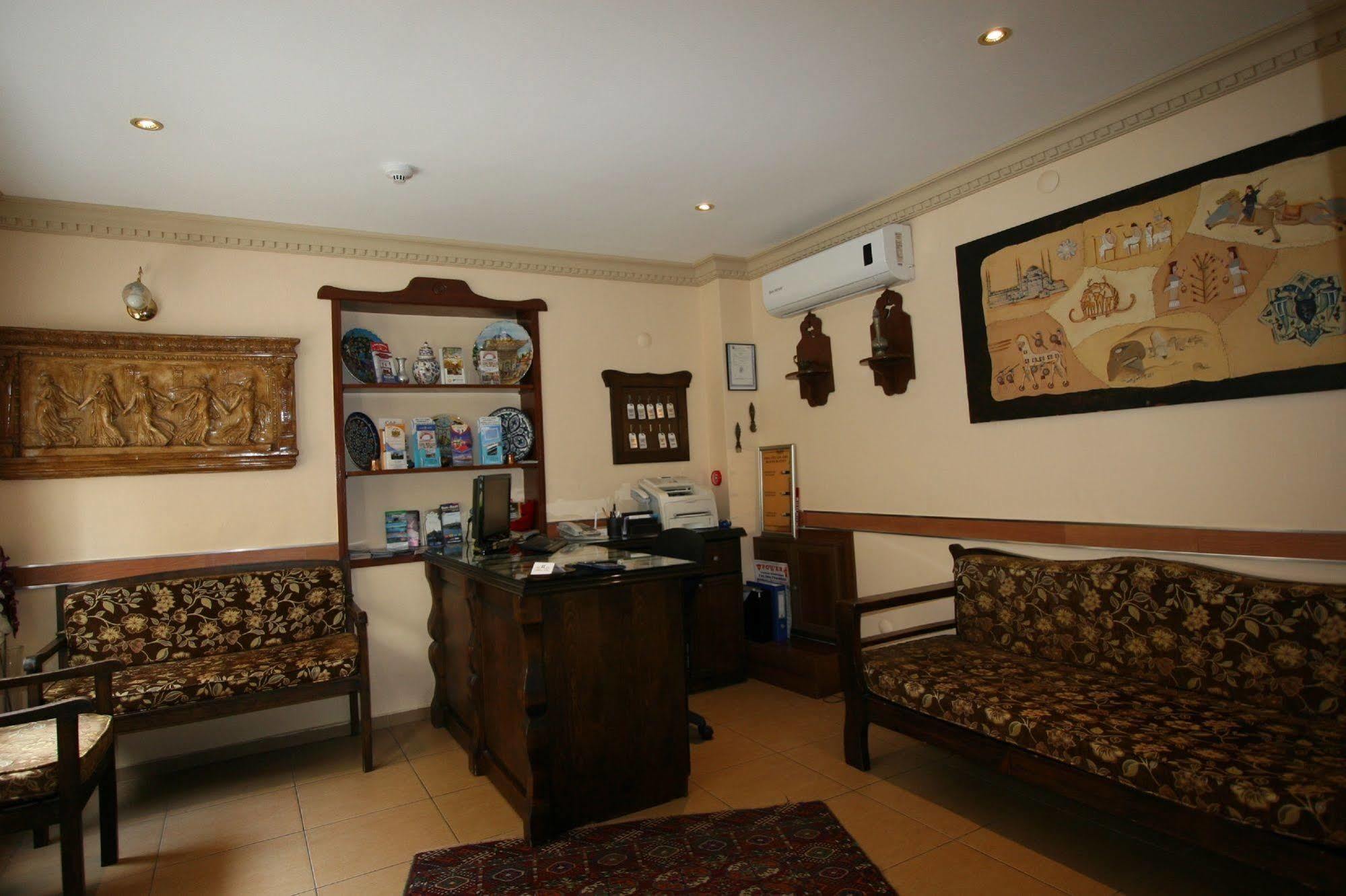 Hanedan Hotel
