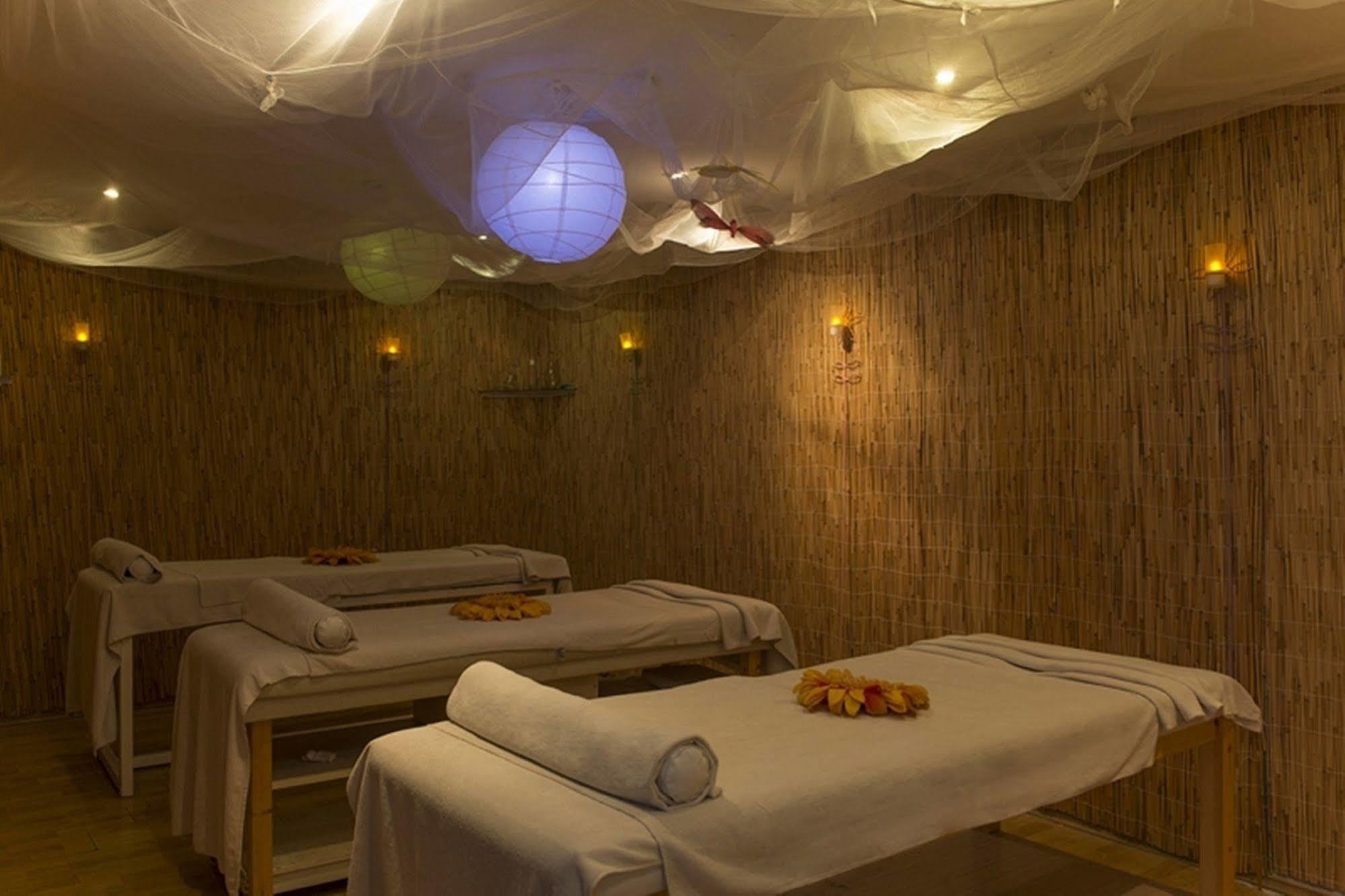 Casa & Blanca (adults Only) Icmeler