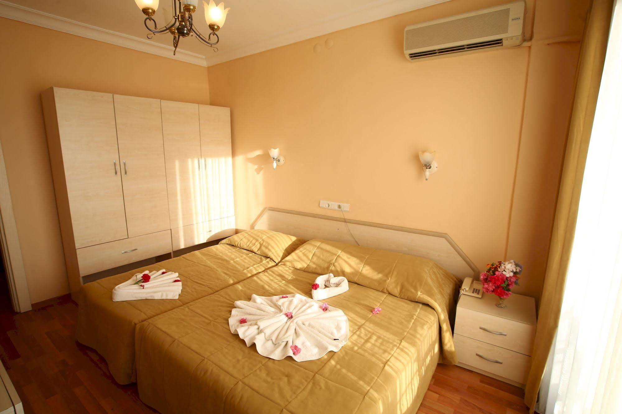 Egeria Park Hotel 3*