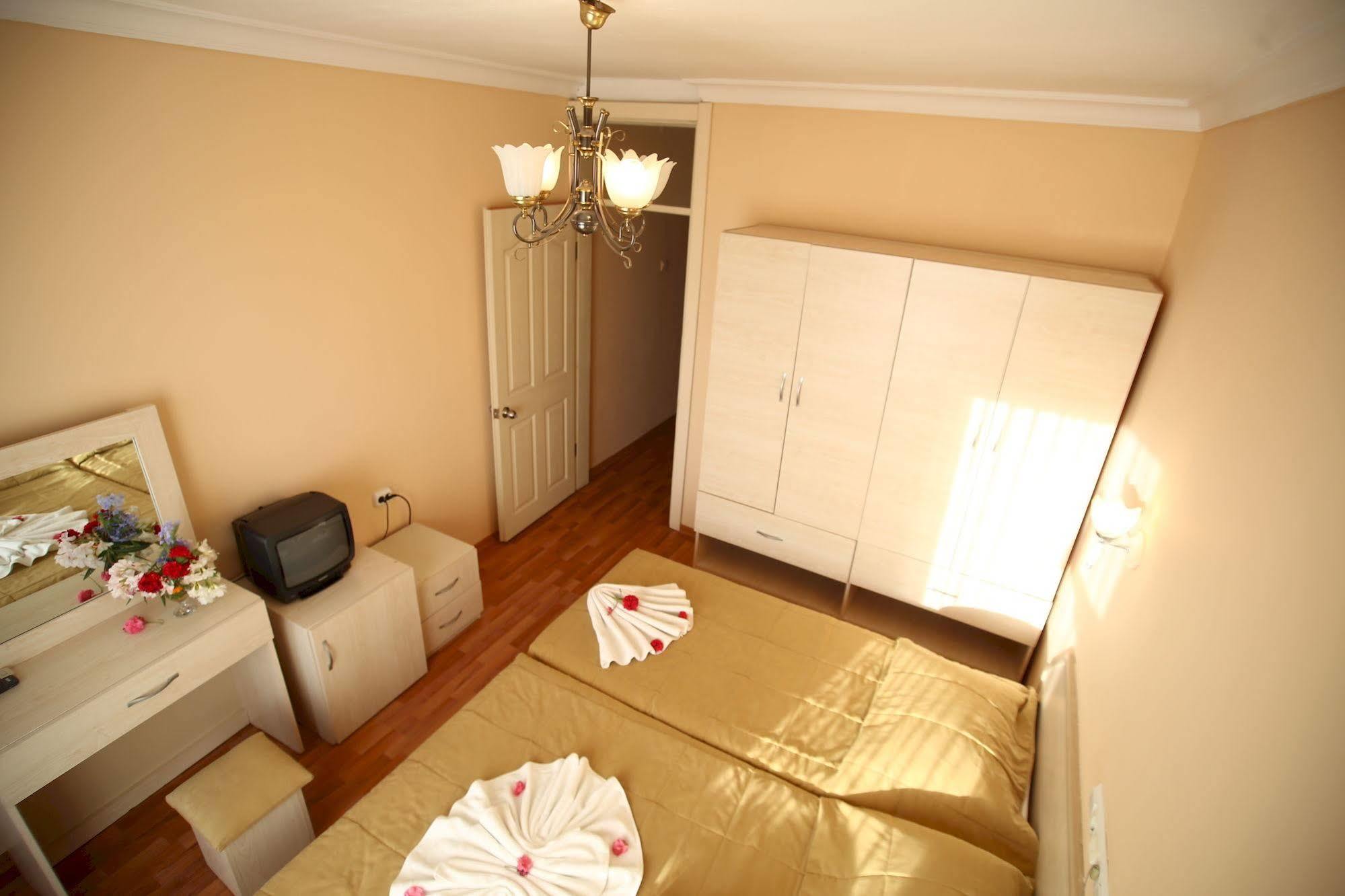 Egeria Park 3*