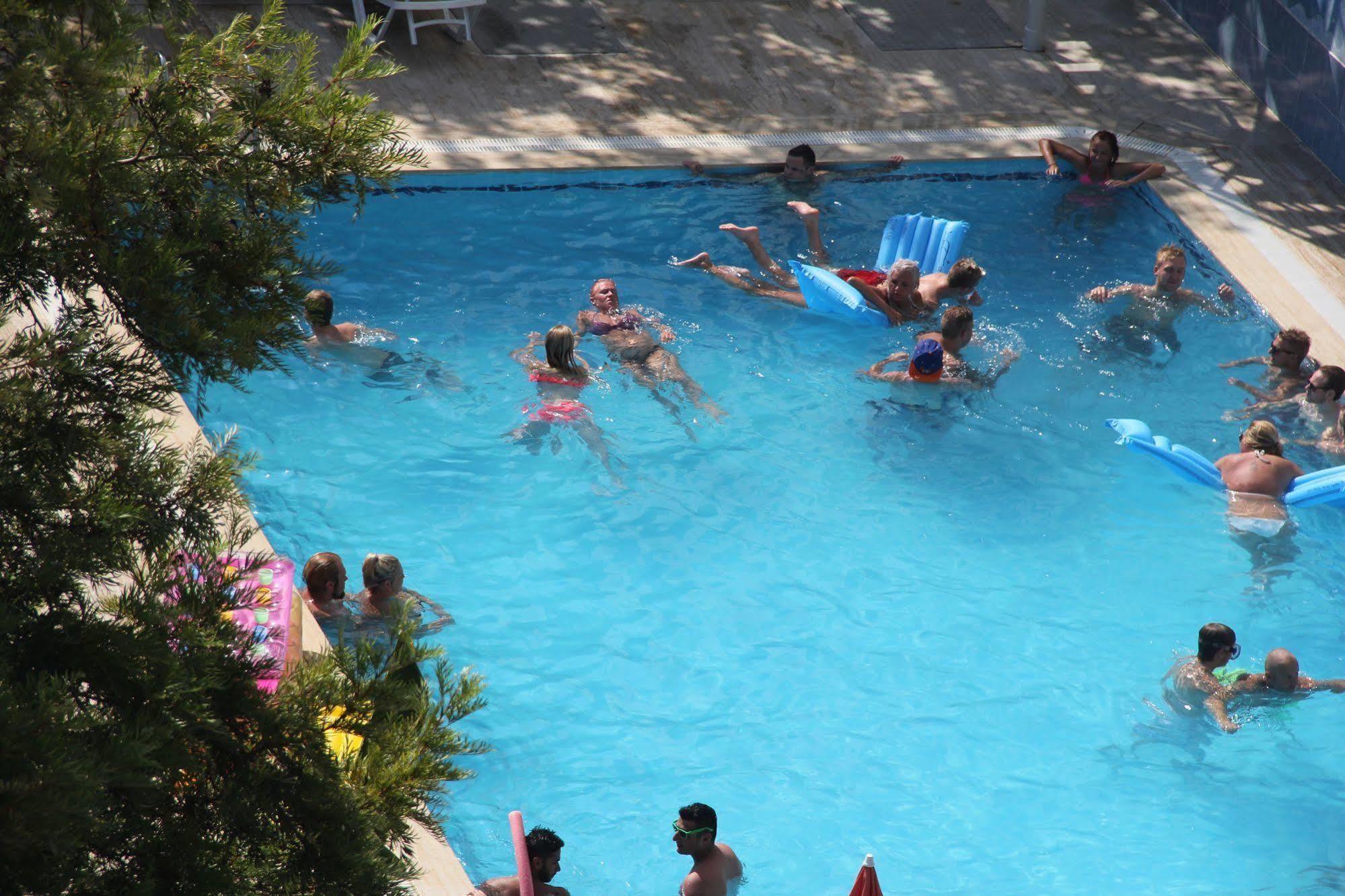 Perle Apart 3*