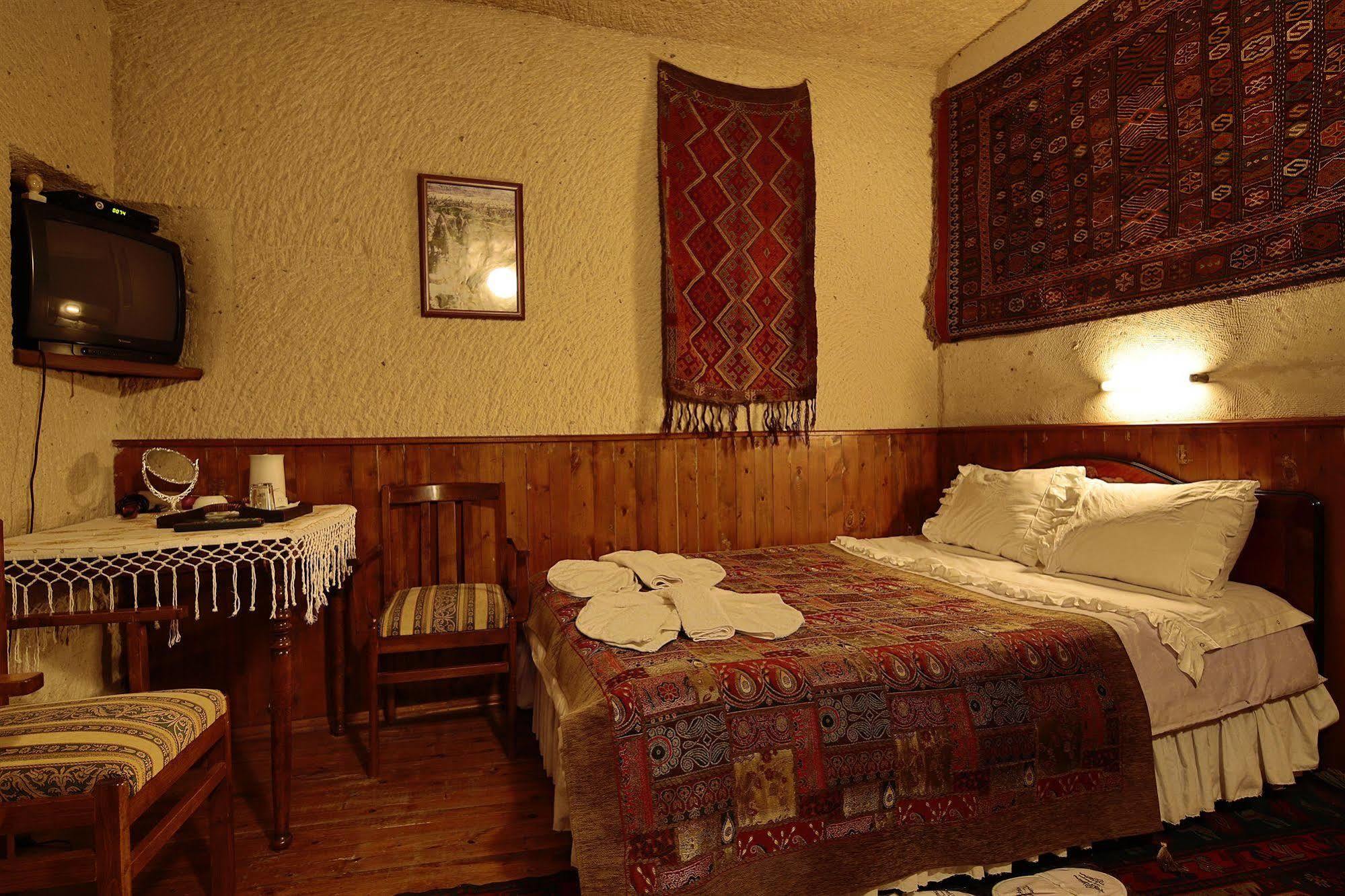 Hotel Cave Saksagan 2*