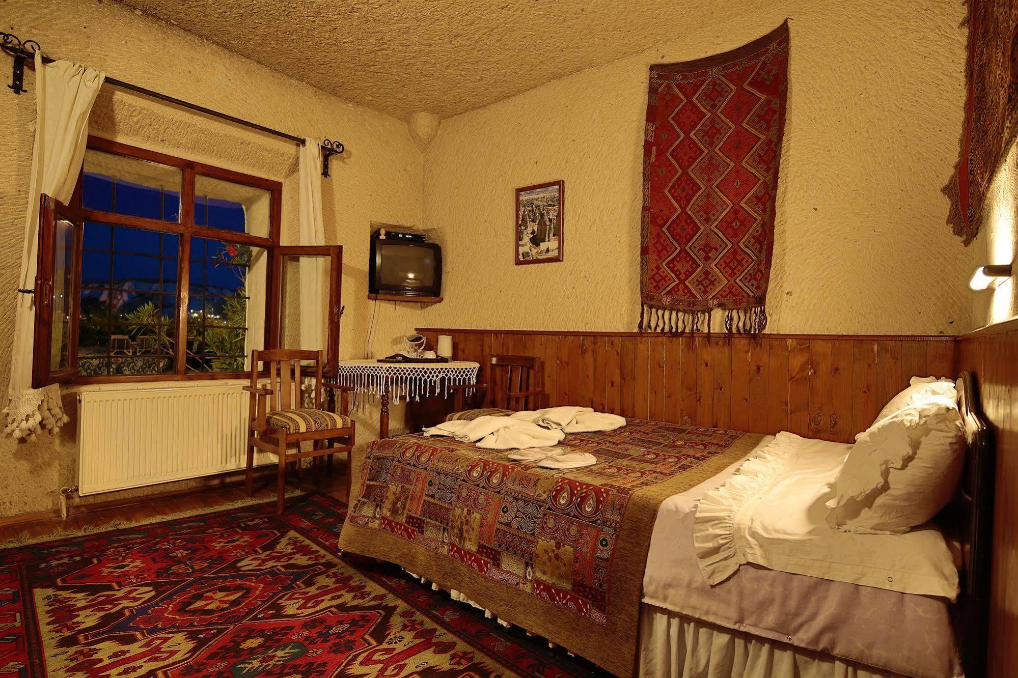 Hotel Cave Saksagan