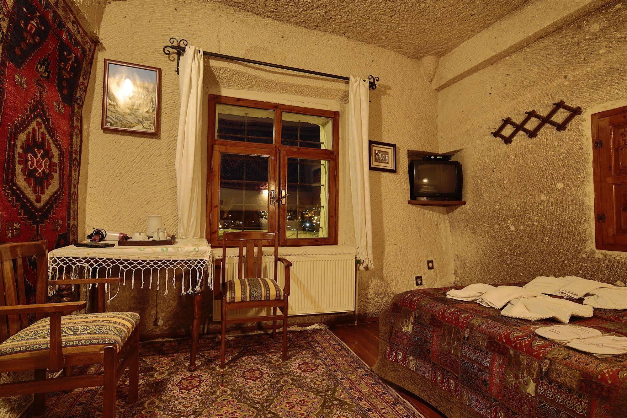 Hotel Cave Saksagan