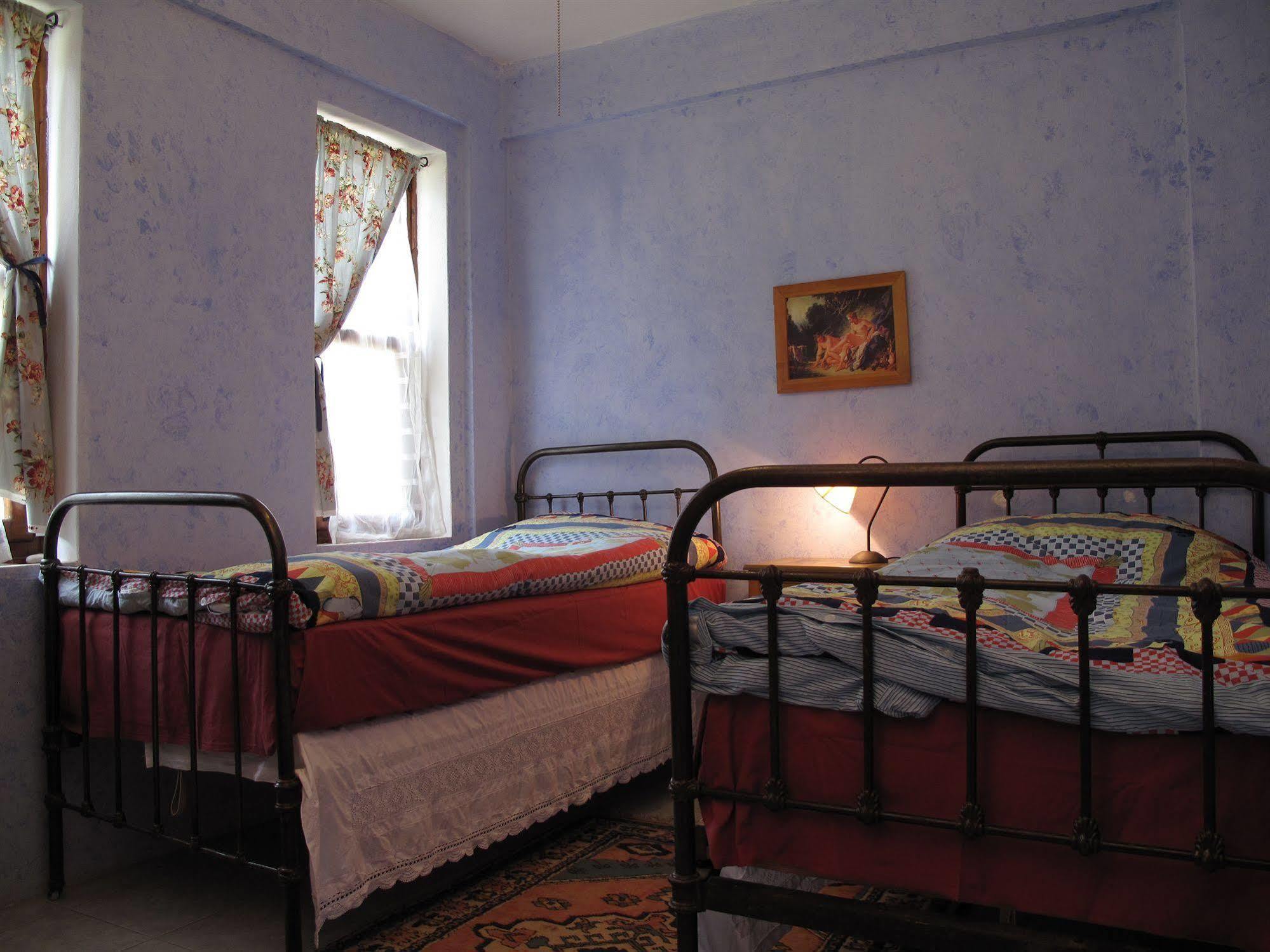 Daphne House 2*