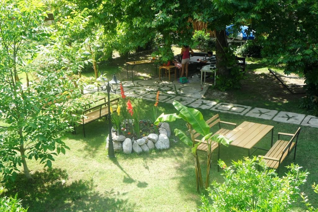 Arya Guest house