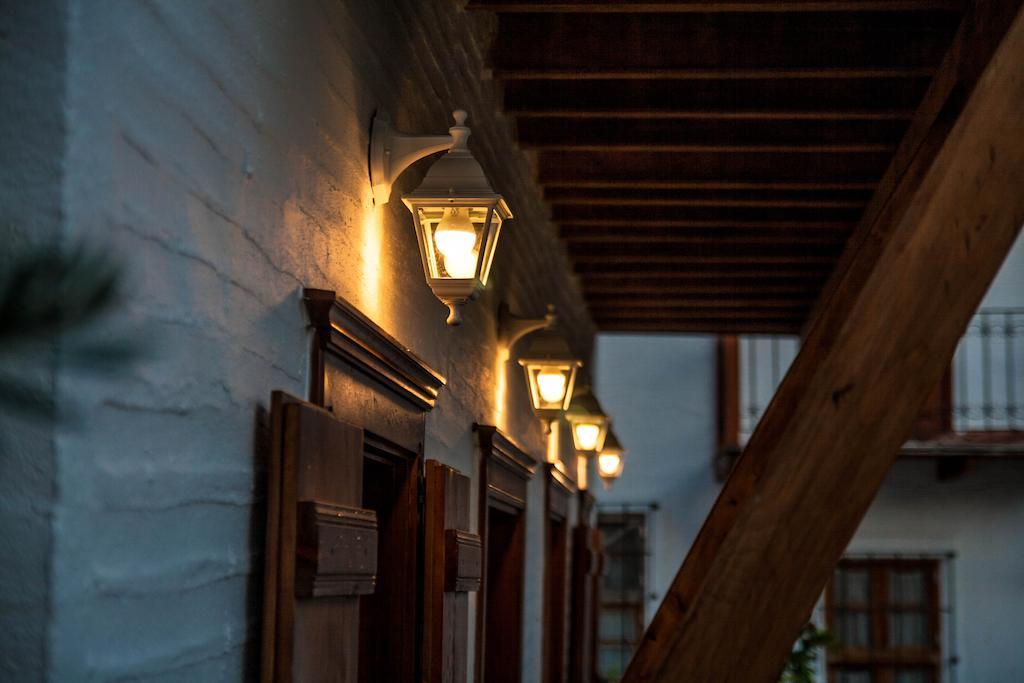 Courtyard Hotel *