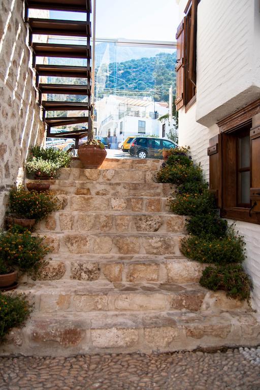 Hotel Courtyard *