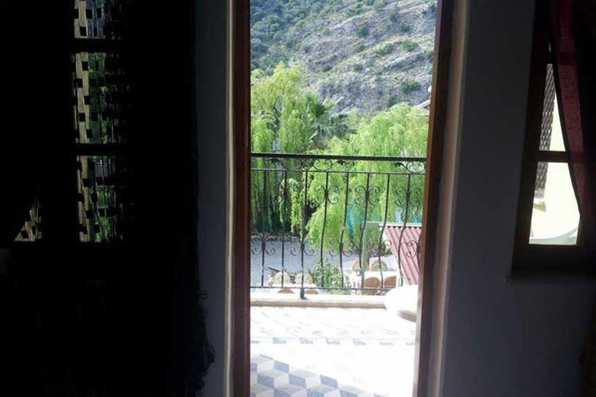 River Hotel 3*