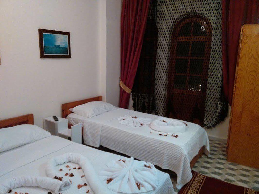 Hotel River