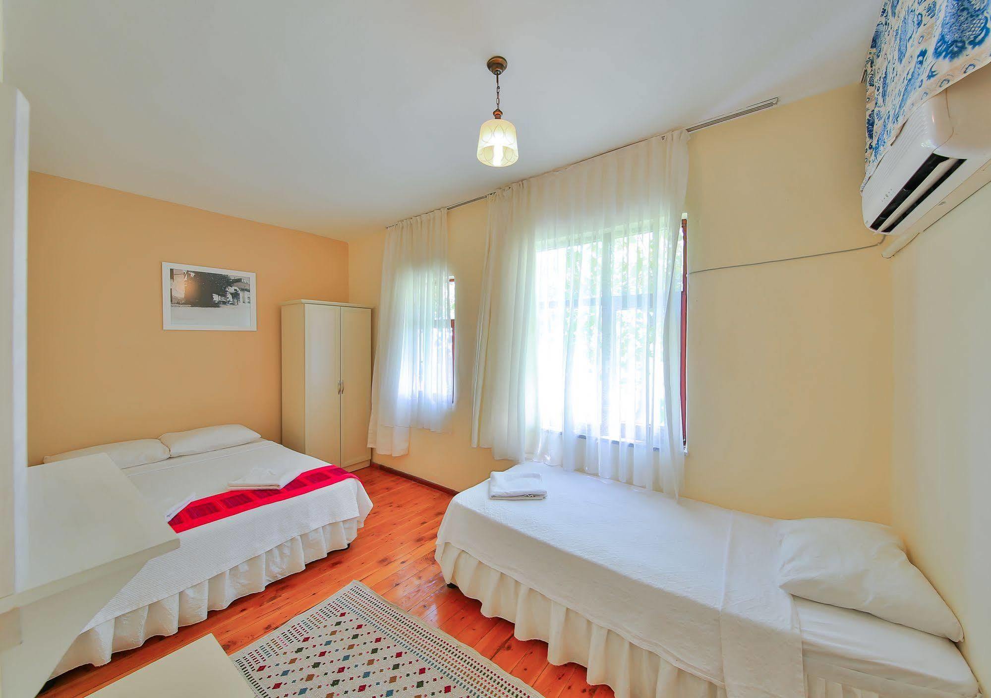 Ates Hostel *