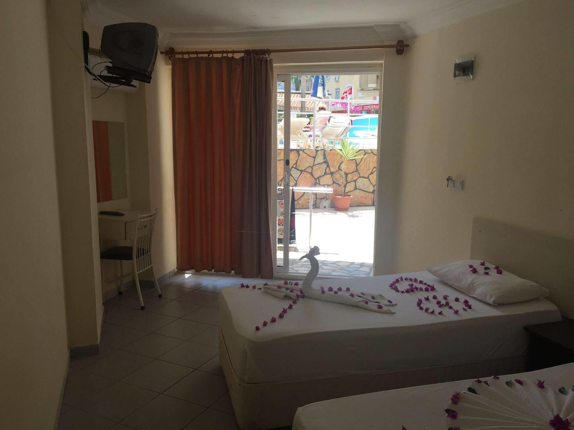 Aparthotel Semiz 3*