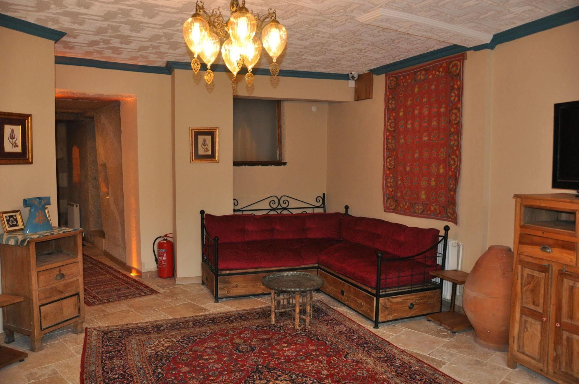 Nomads Cave & Rooftop Goreme