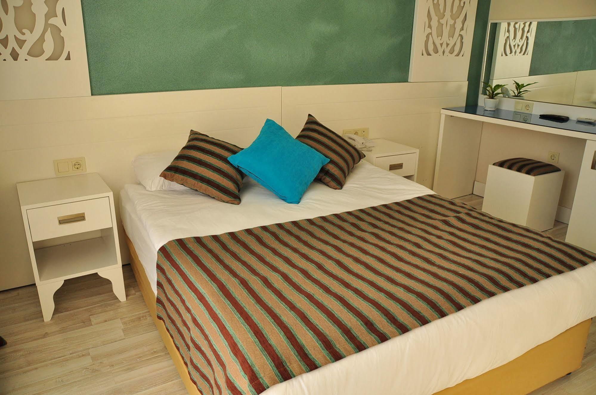 Aura Boutique 3*