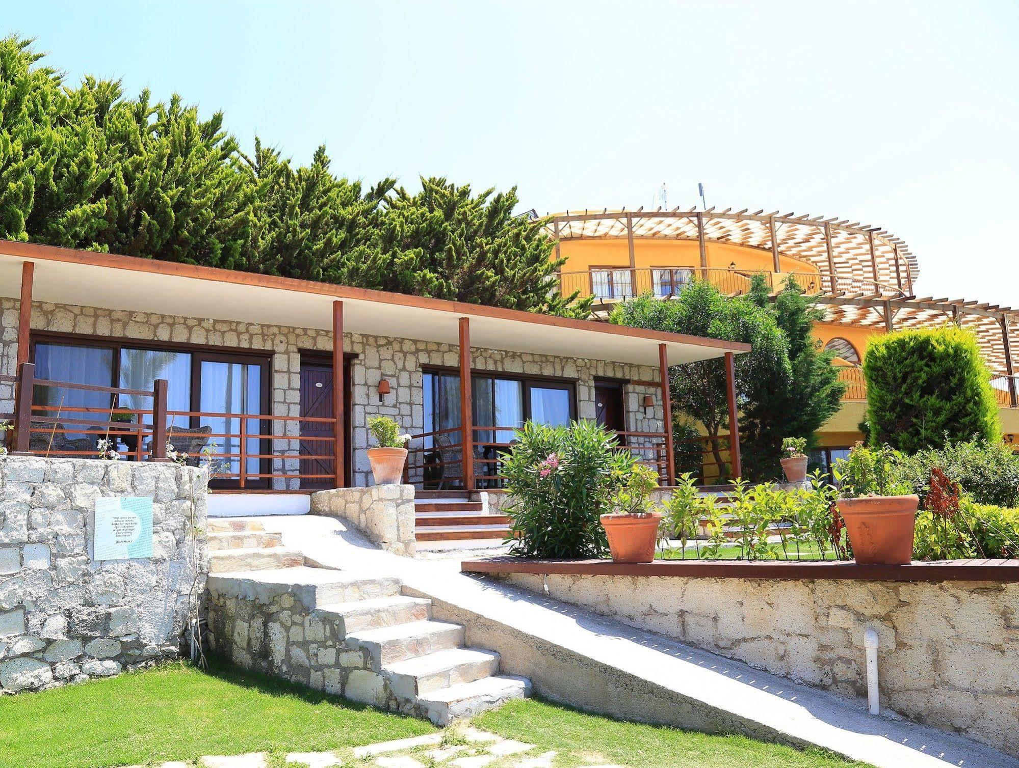 Hotel Ceshme 3*