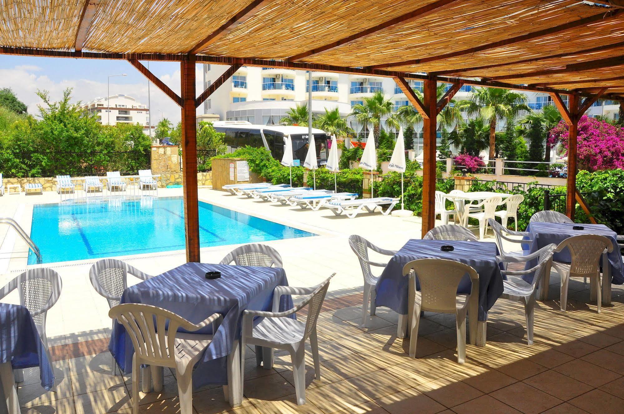 Kaya Aparthotel 3*