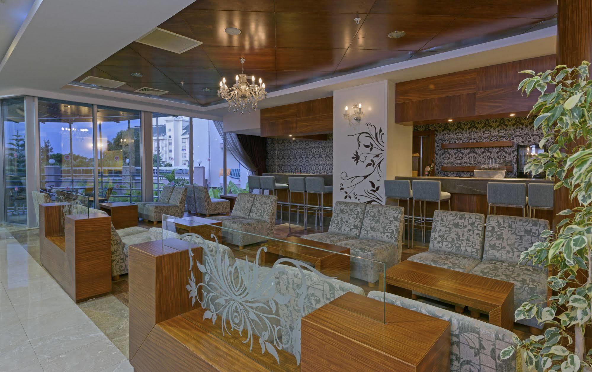 Lilyum & Resort Side