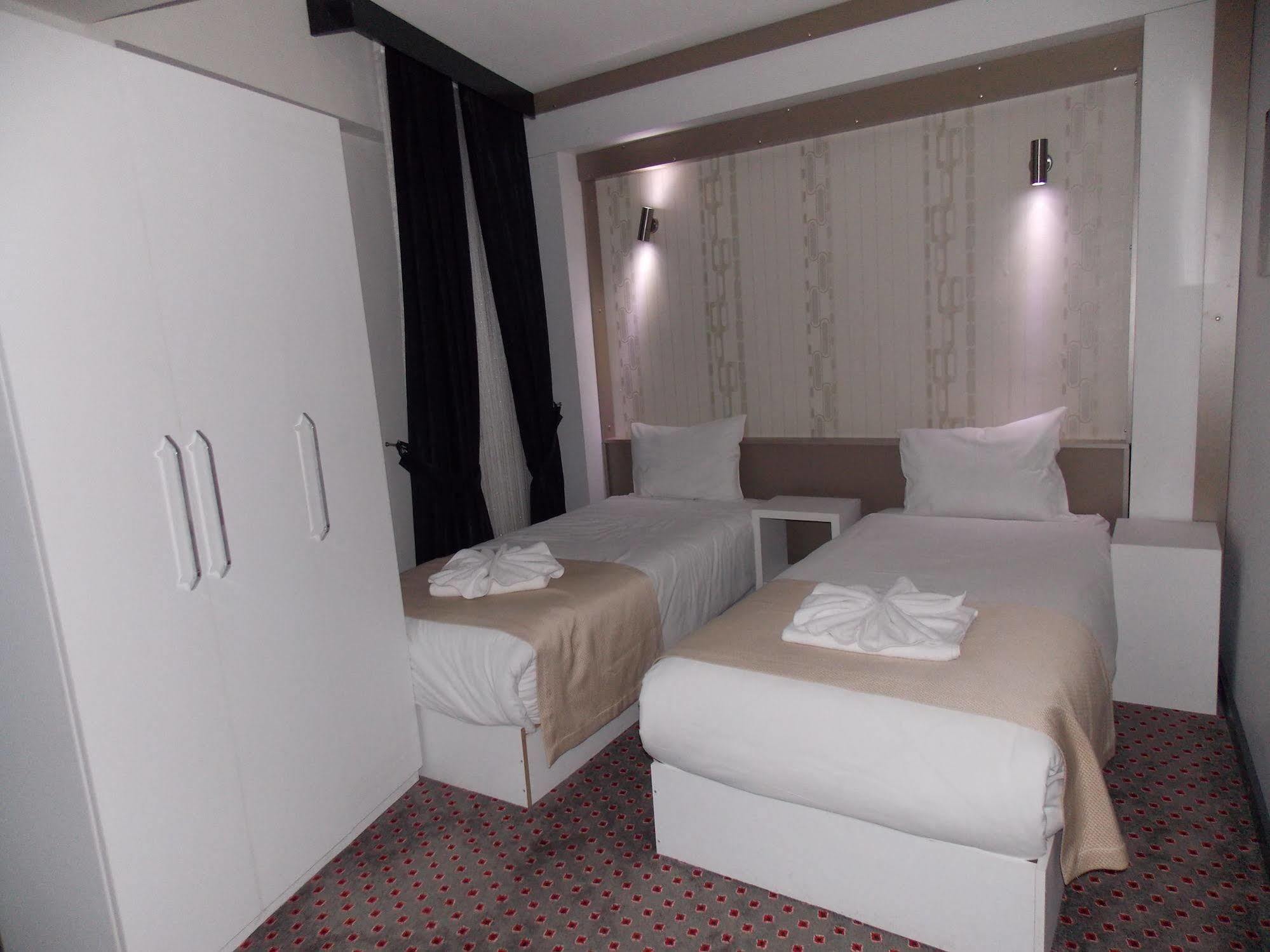 Royal Ramblas Hotel