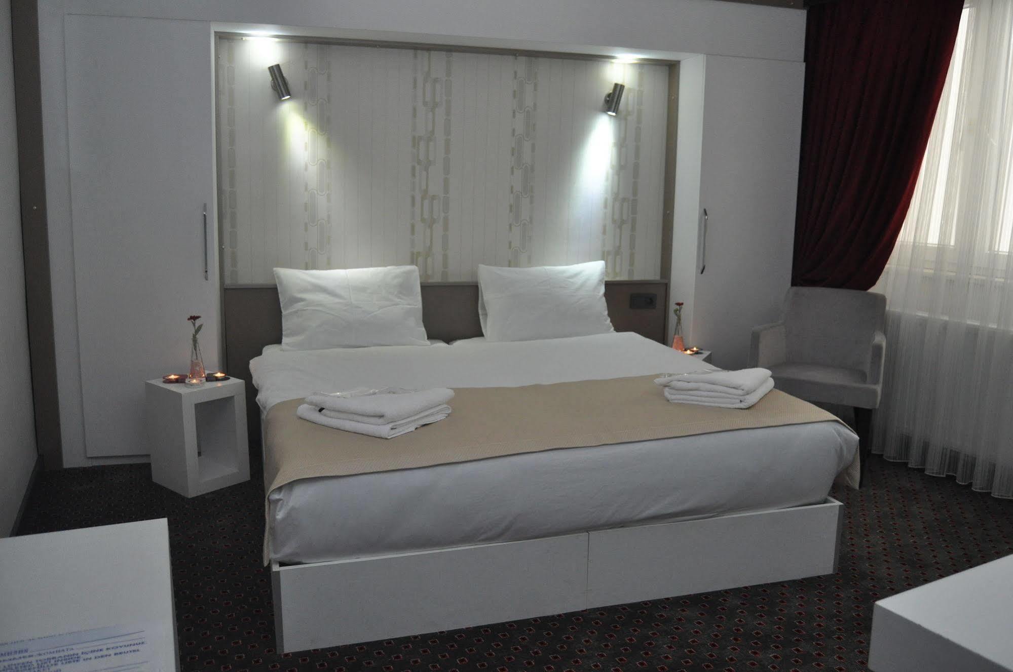 Royal Ramblas Hotel