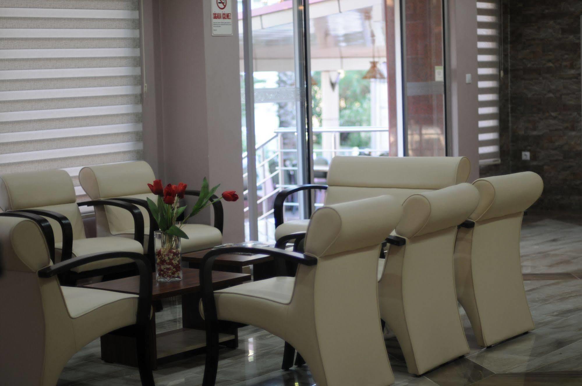 Rosy Hotel 2*