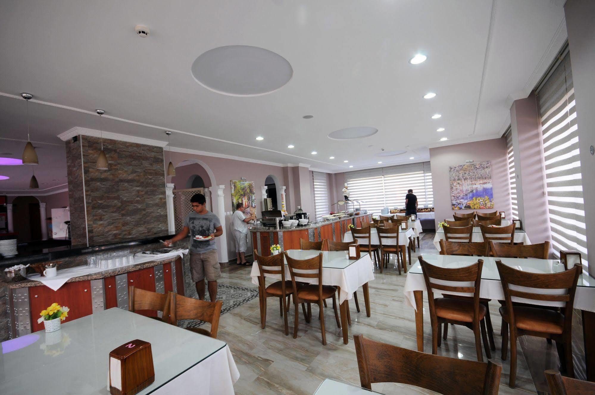 Hotel Rosy 2*