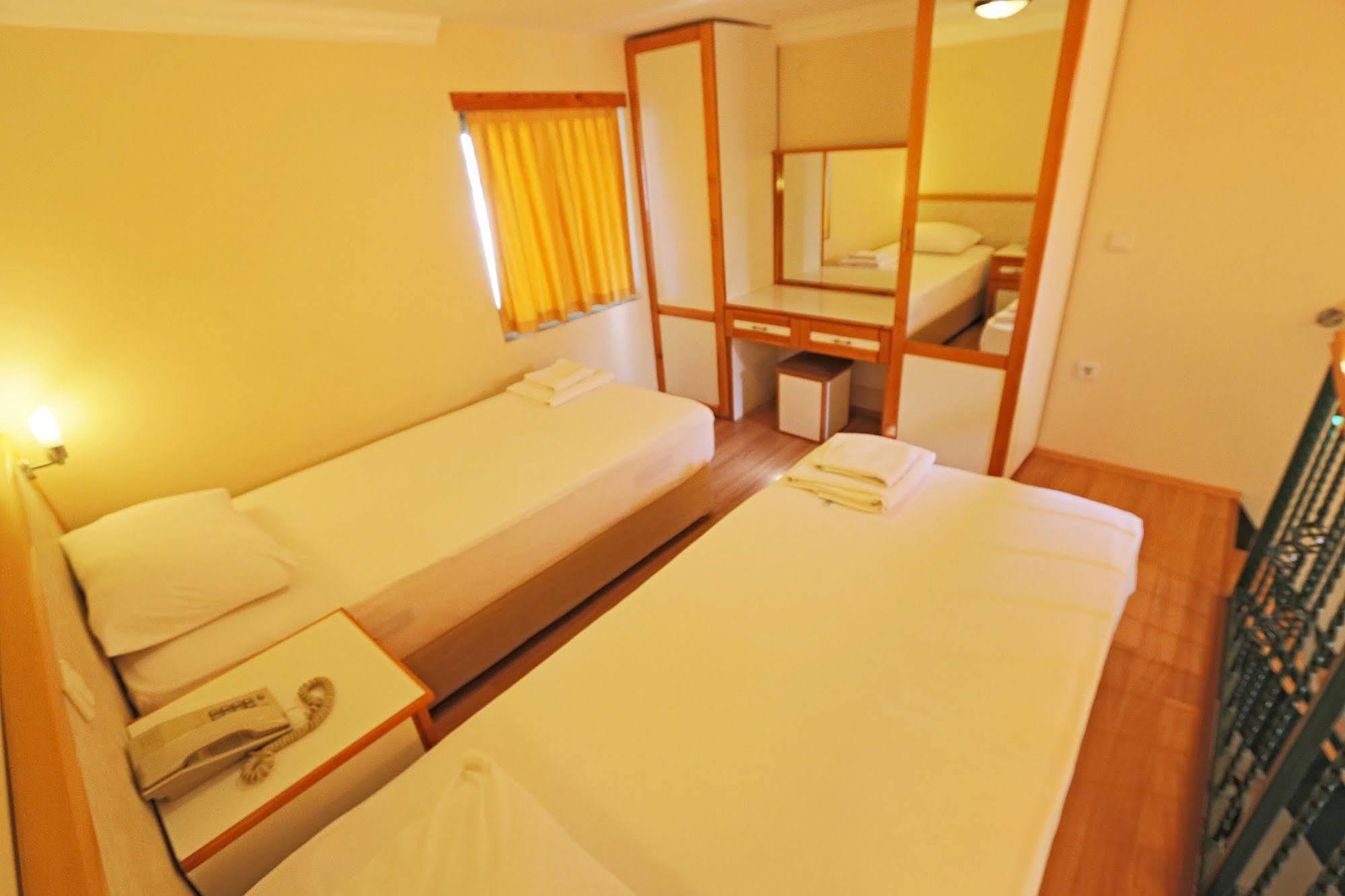 Aparthotel House