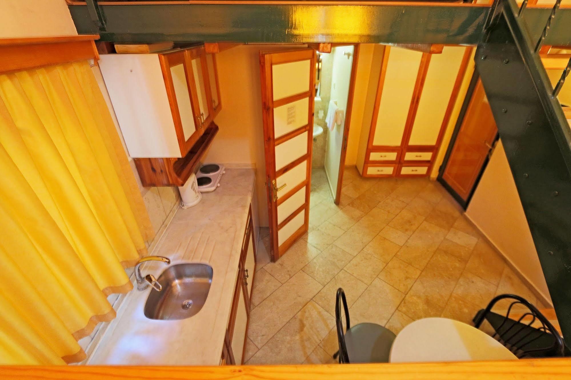 Aparthotel House
