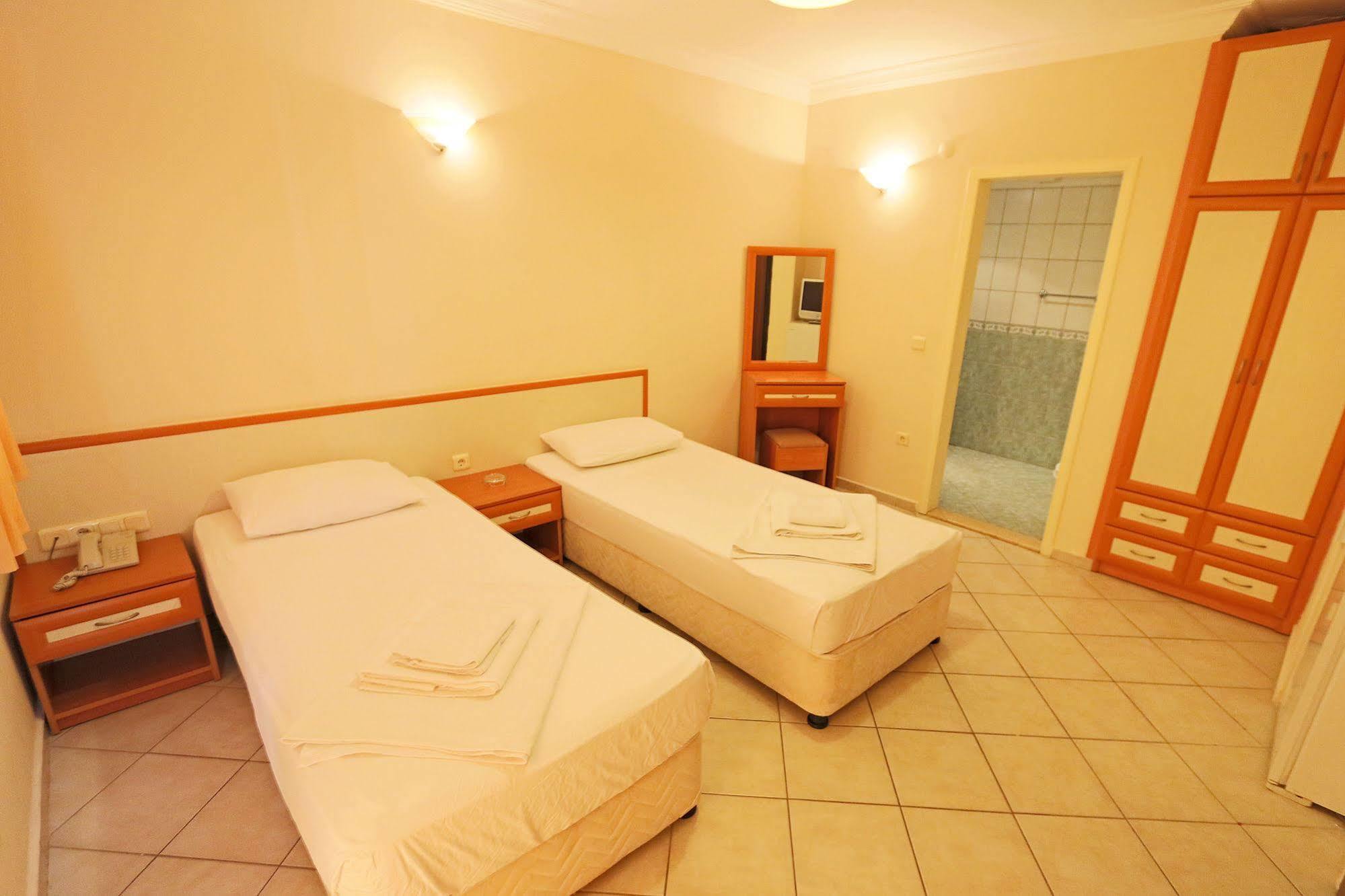 Aparthotel House 3*