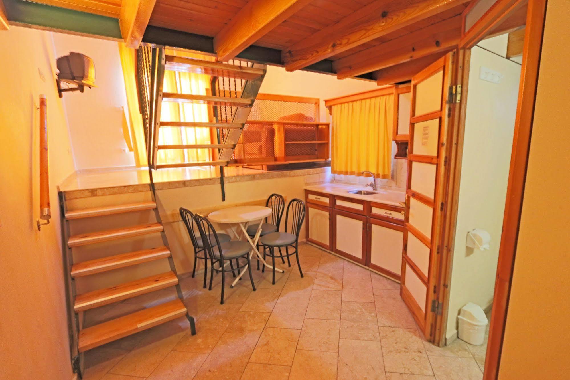 House Aparthotel 3*