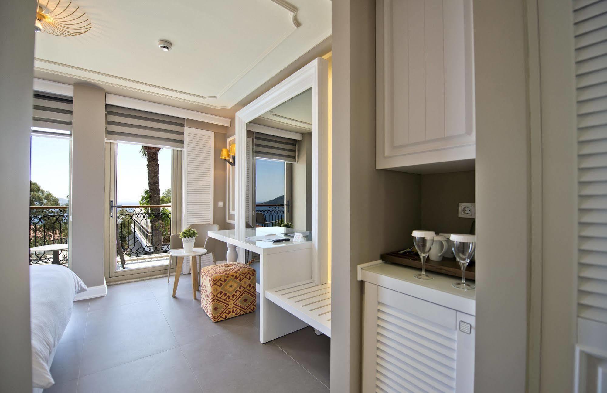 Samira Exclusive & Kalkan