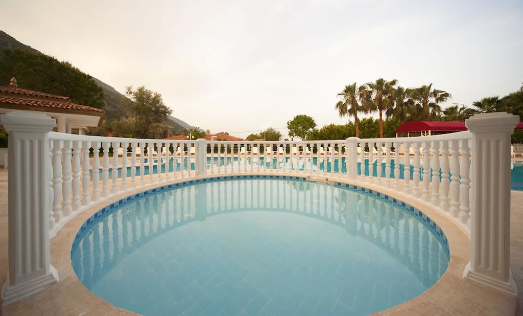 White 3* Oludeniz