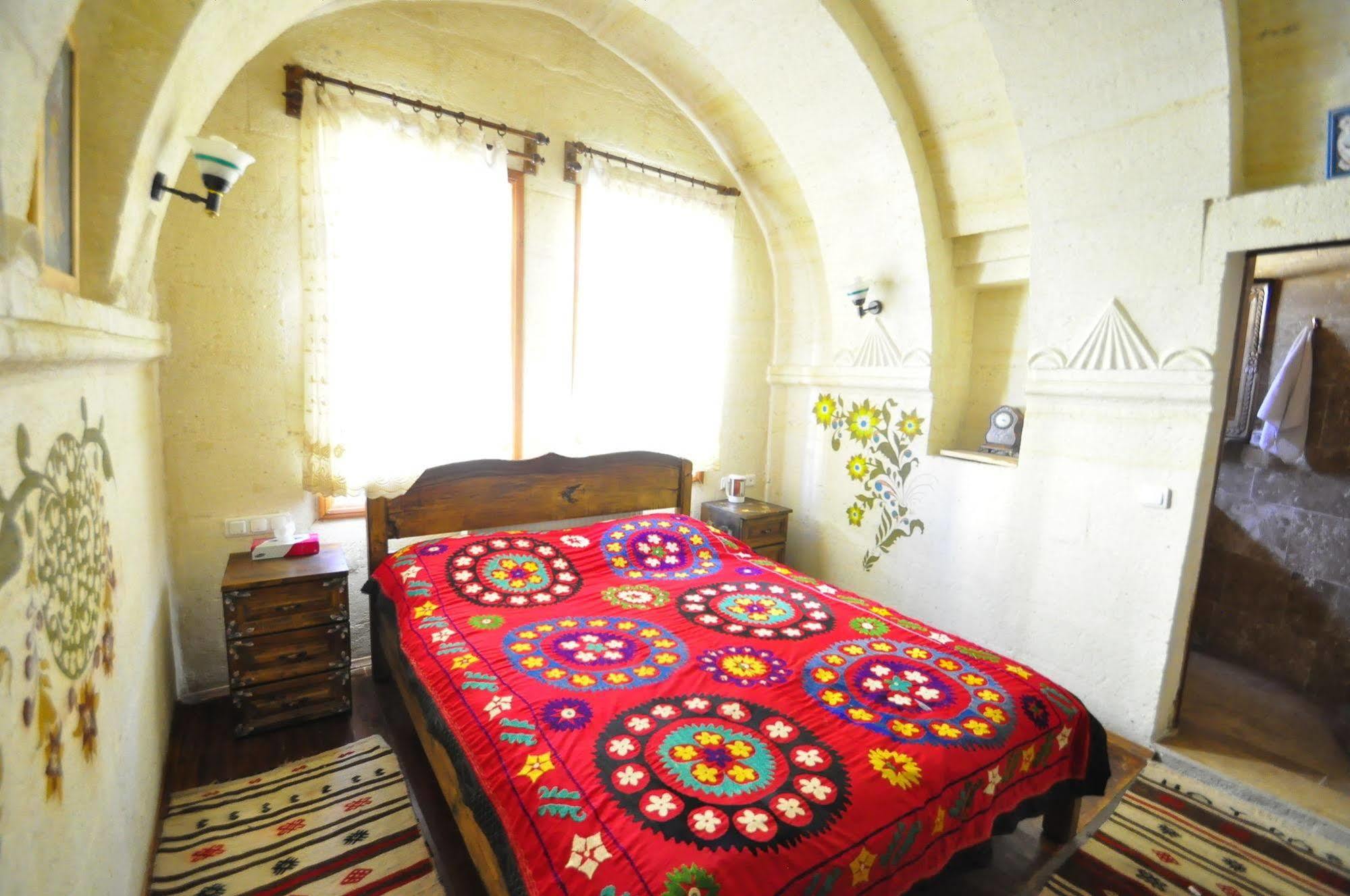 Inn Kismet Cave House