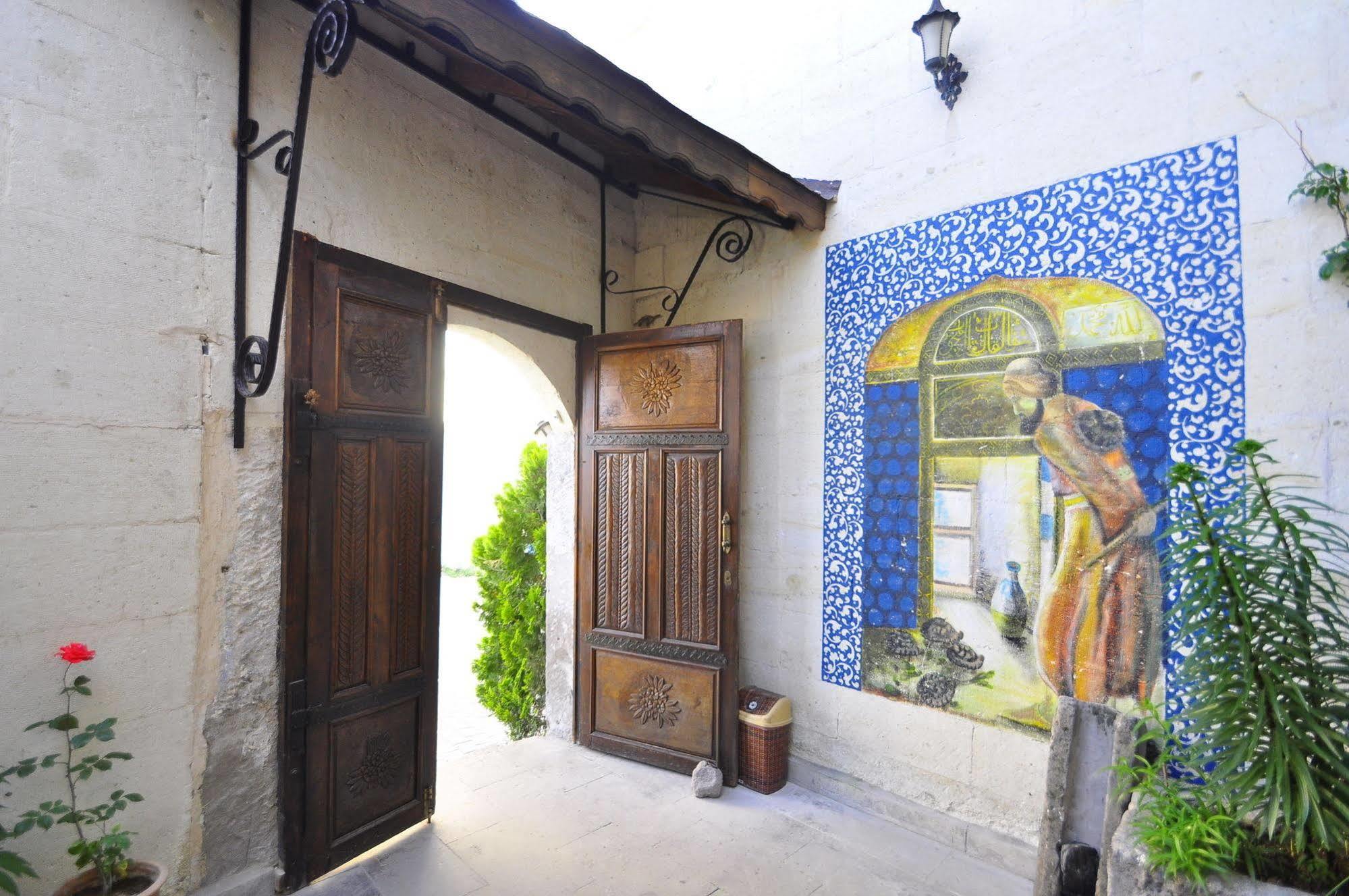 Inn Kismet Cave House