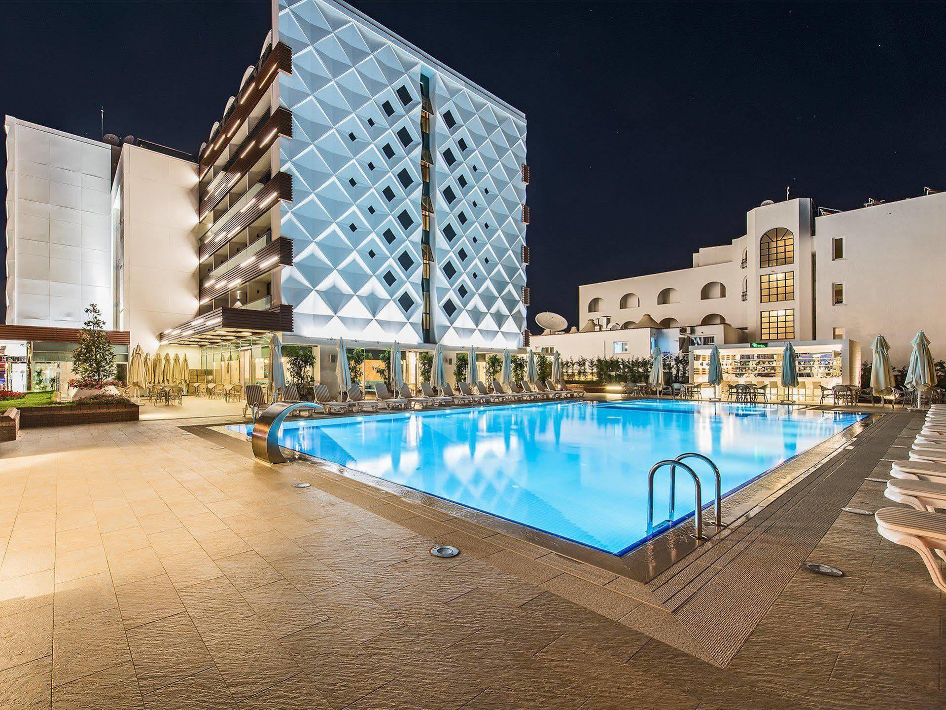 Hotel Blue Rainbow (adults Only) 2*