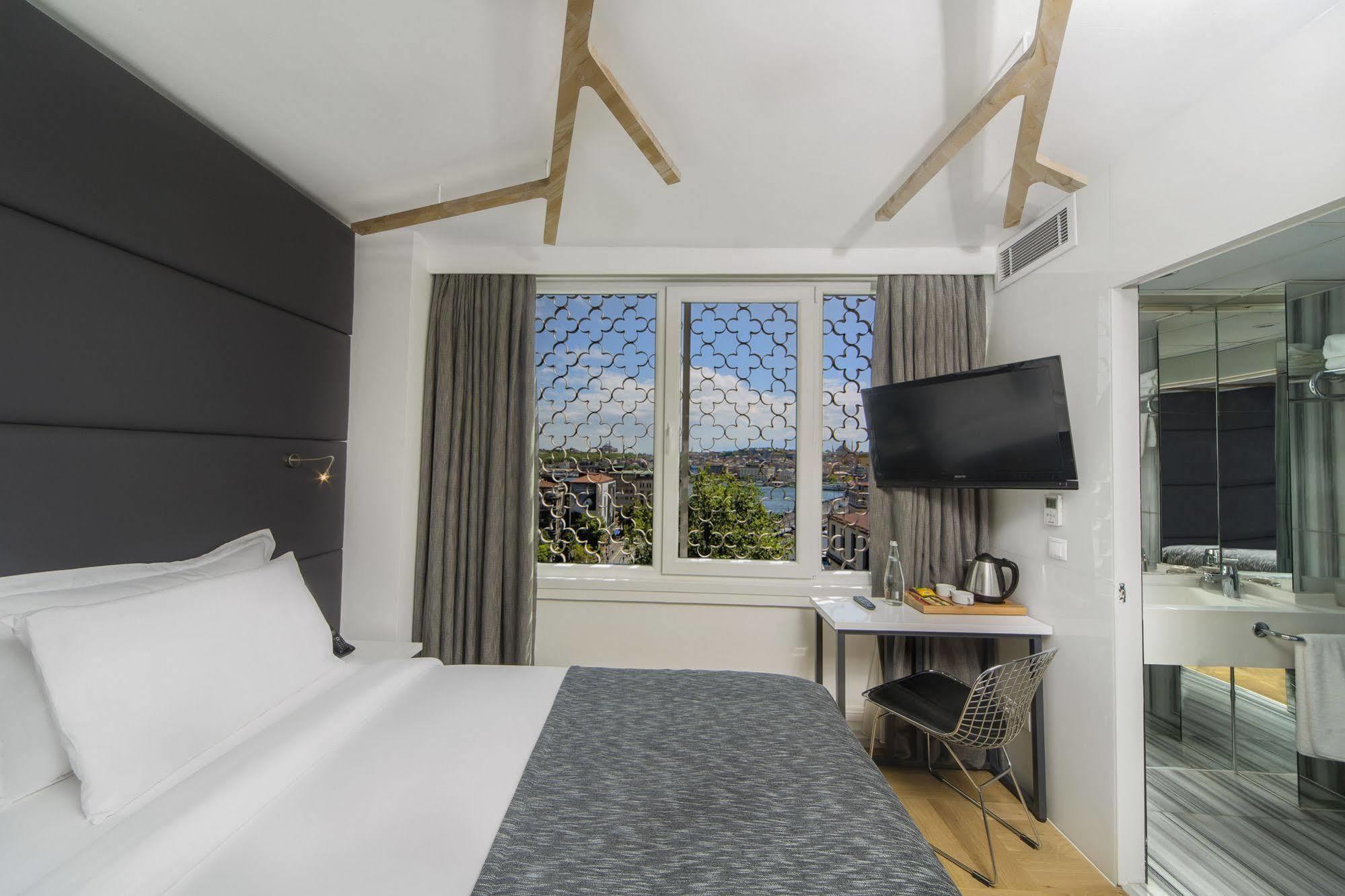 The Purl Hotel