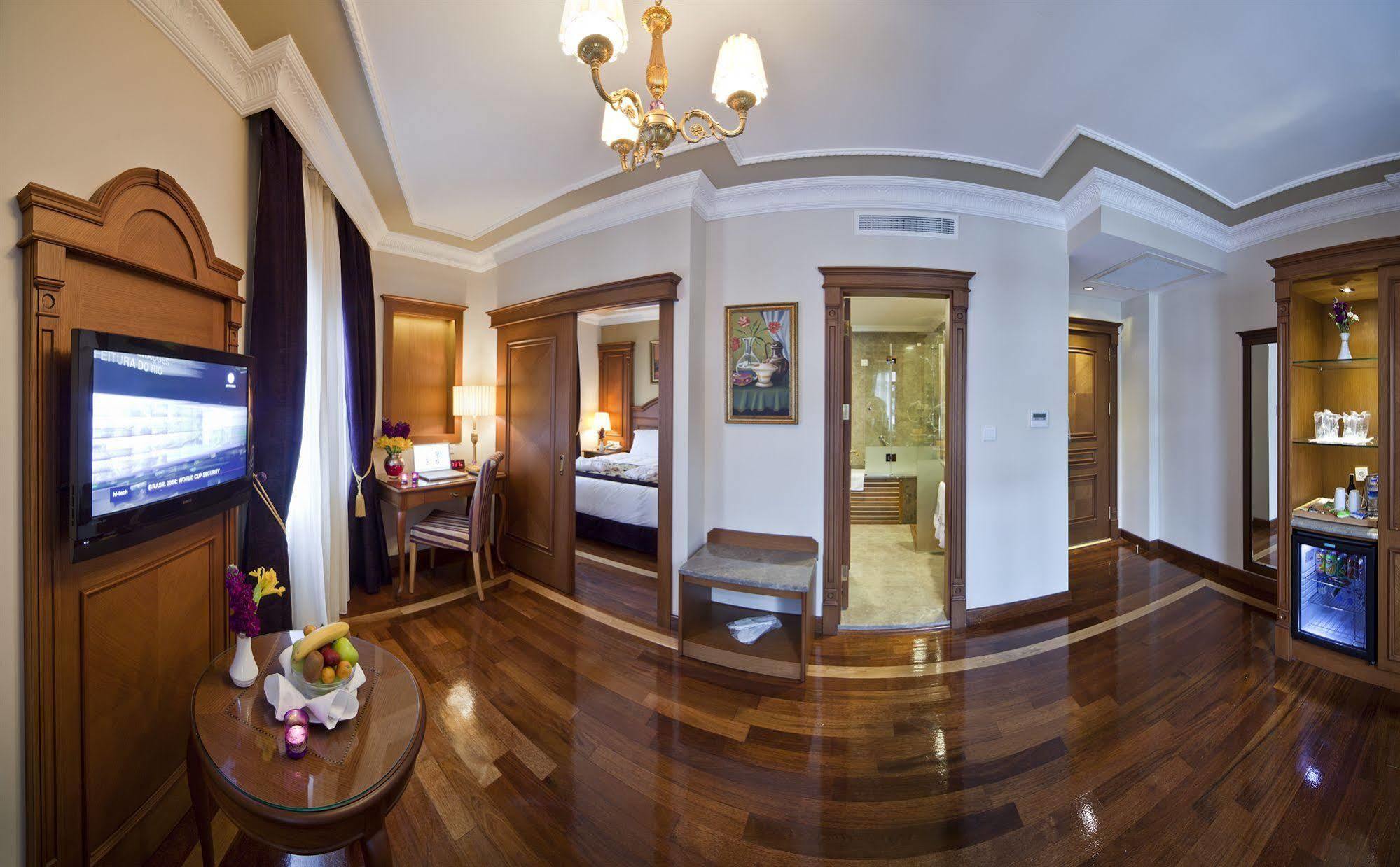 Glk Premier Acropol & Hotel 4*