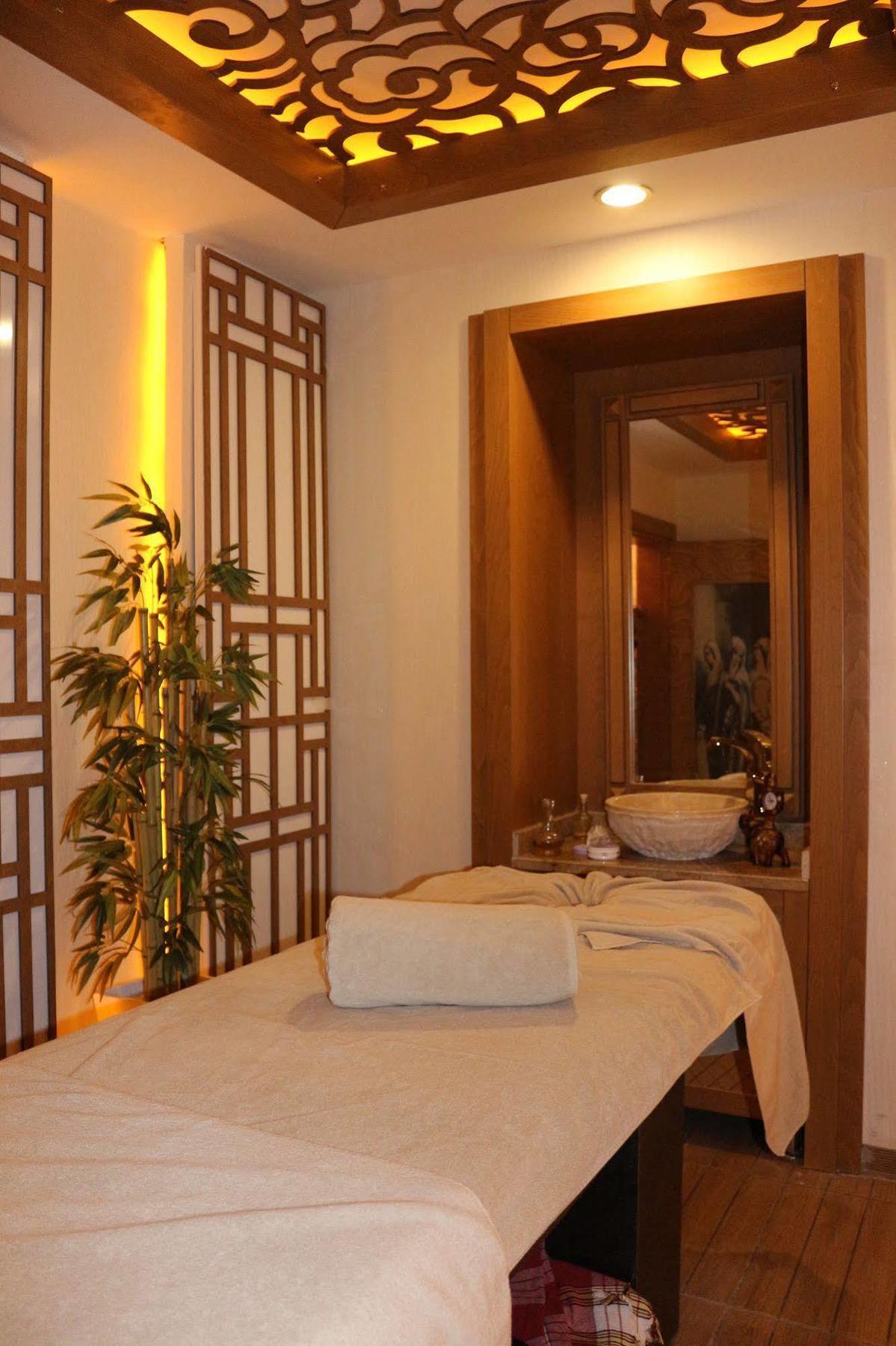 White Park Hotel 3*