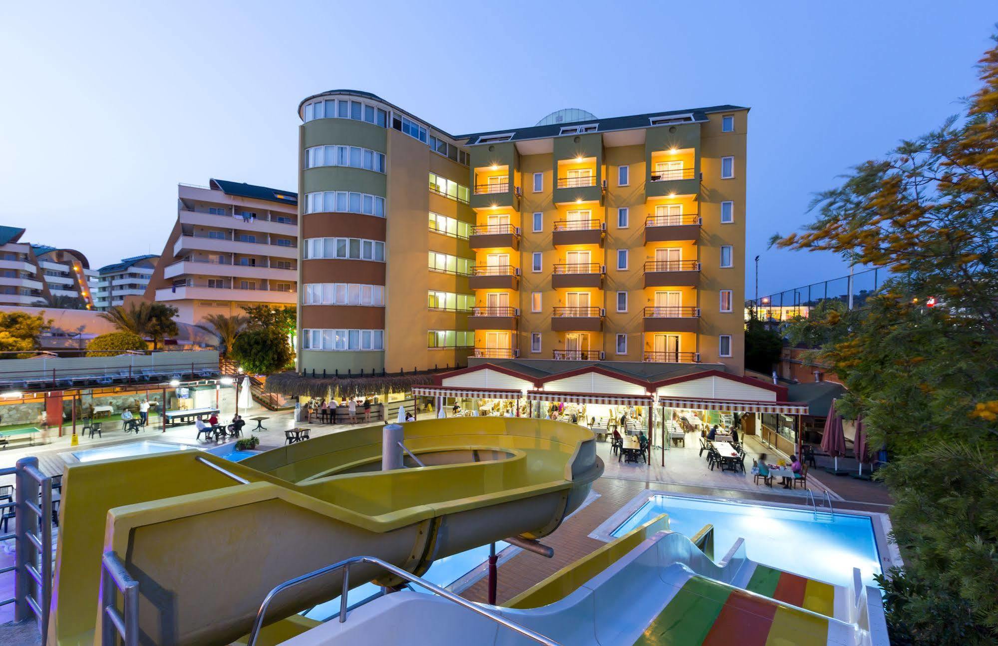 Magnolia Hotel