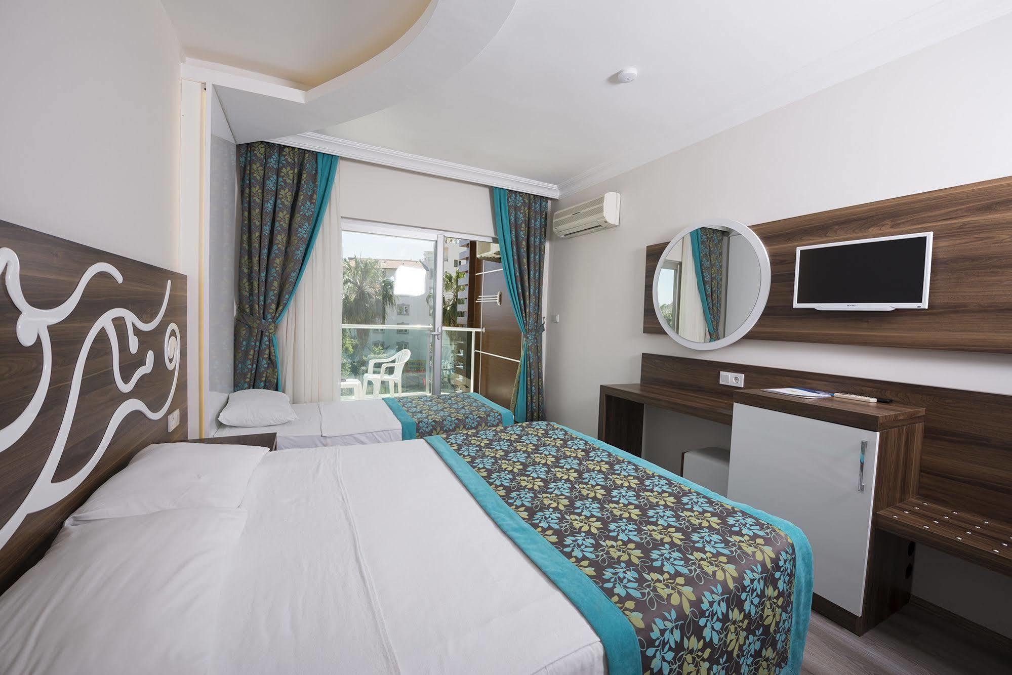 Hotel Kleopatra Blue Hawai 3*