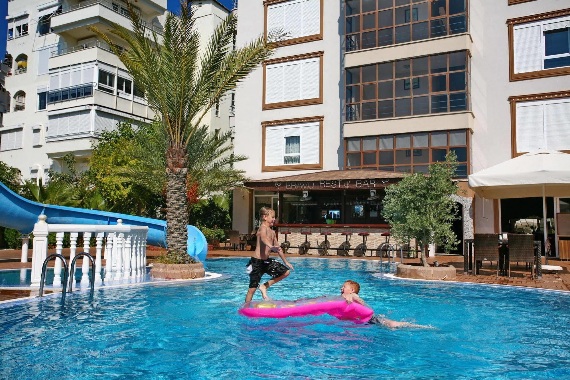 Hotel Bella Bravo 3*