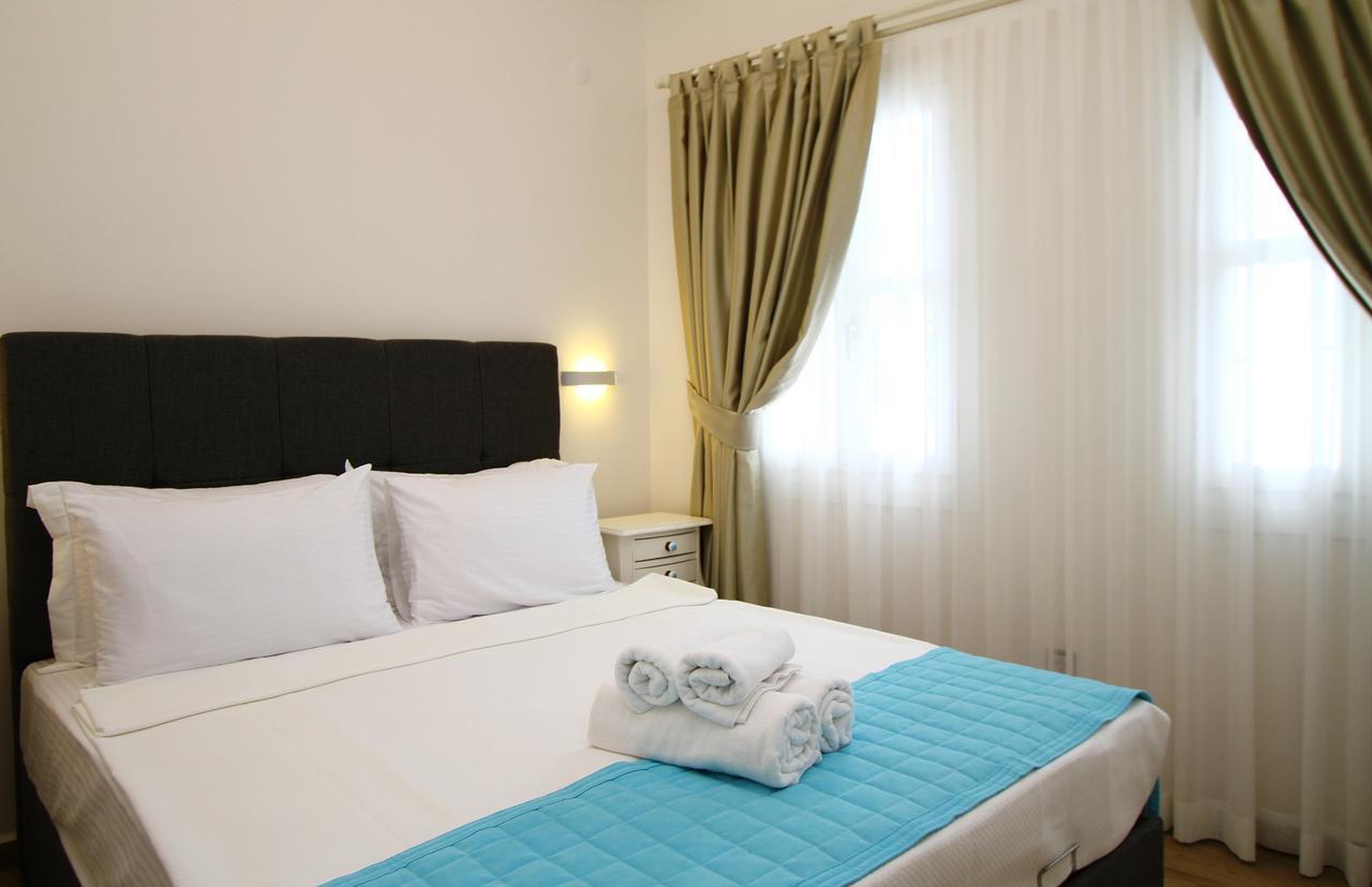 Kale Tas * Cesme