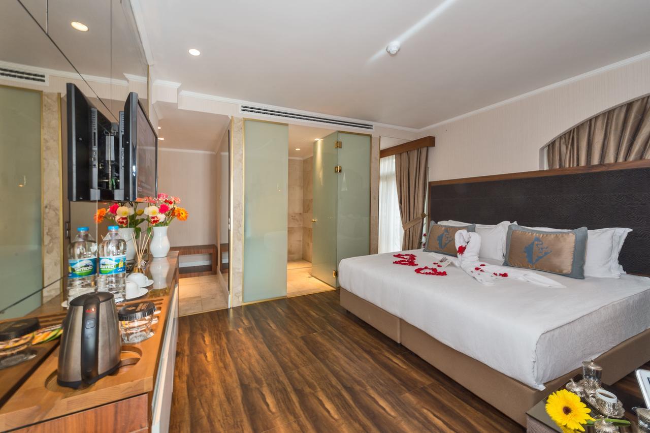 Darkmen Hotel