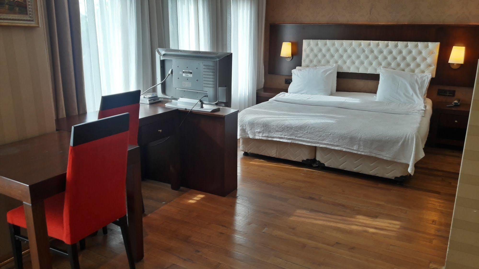 Mangana Hotel 4*