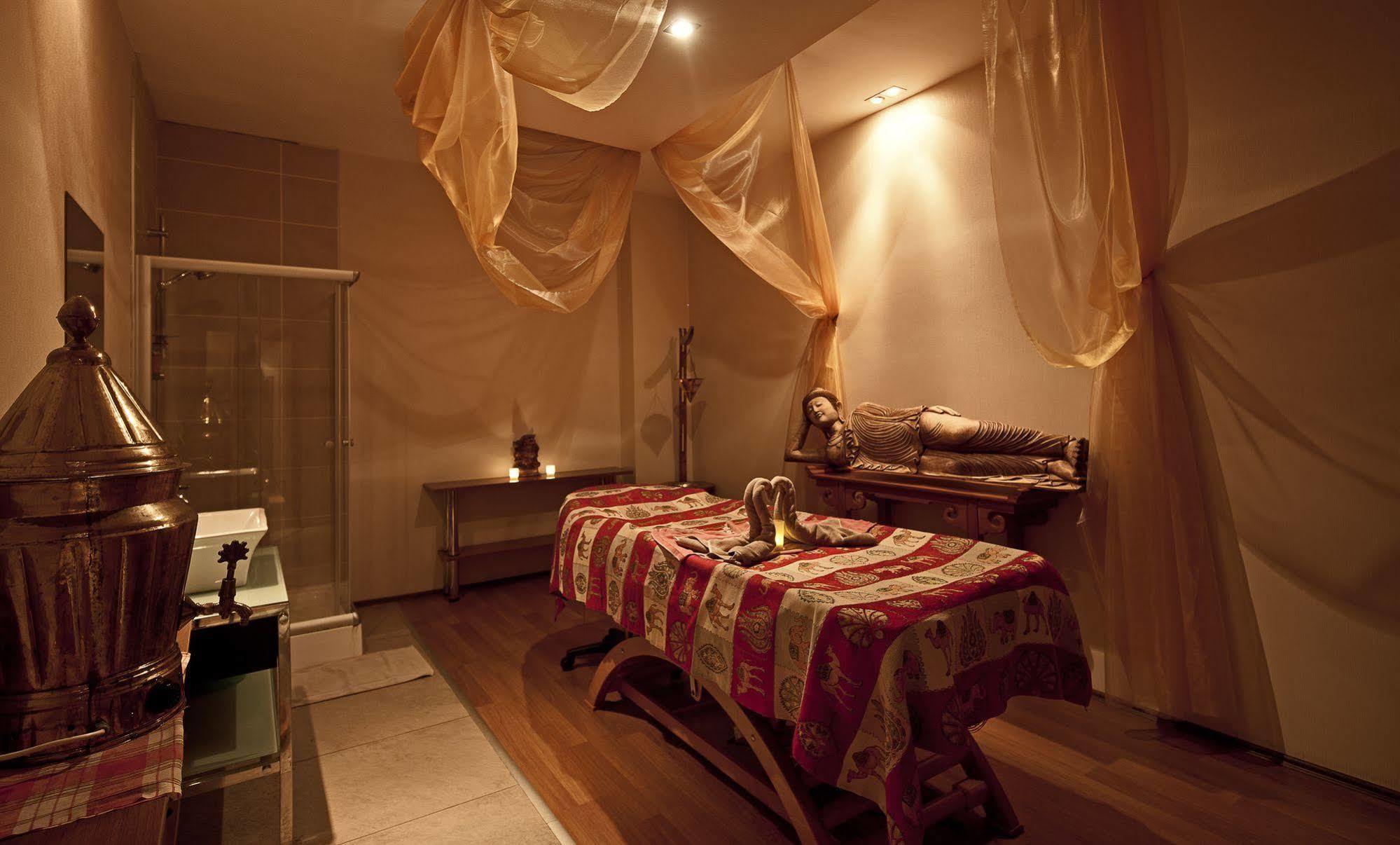 Anemon Grand Hotel